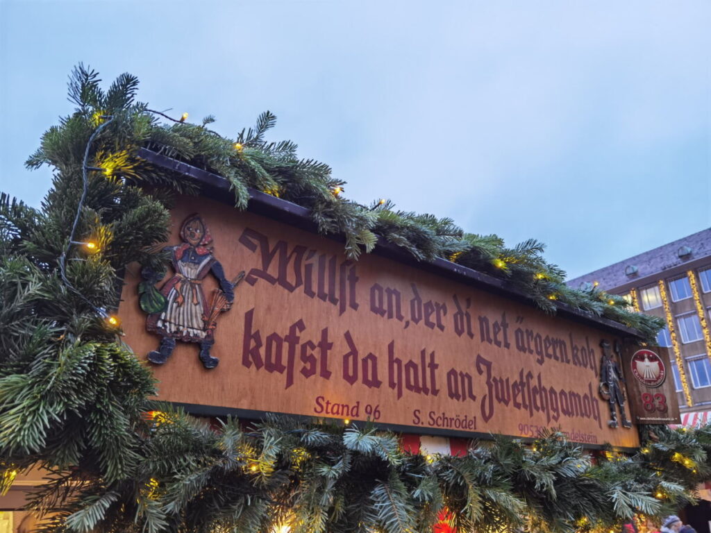 Berühmt und außergewöhnlich am Nürnberger Christkindlesmarkt: Die Zwetschen-Männla