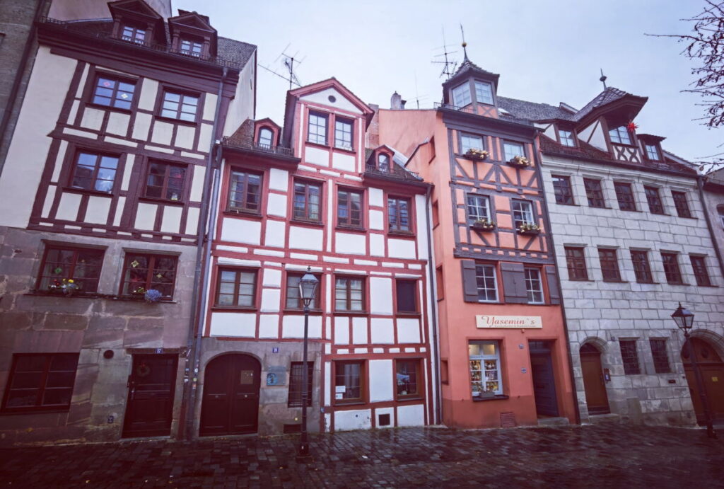 Historische Fachwerhäuser in Nürnberg - rund 20 Stück stehen in der Weißgerbergasse