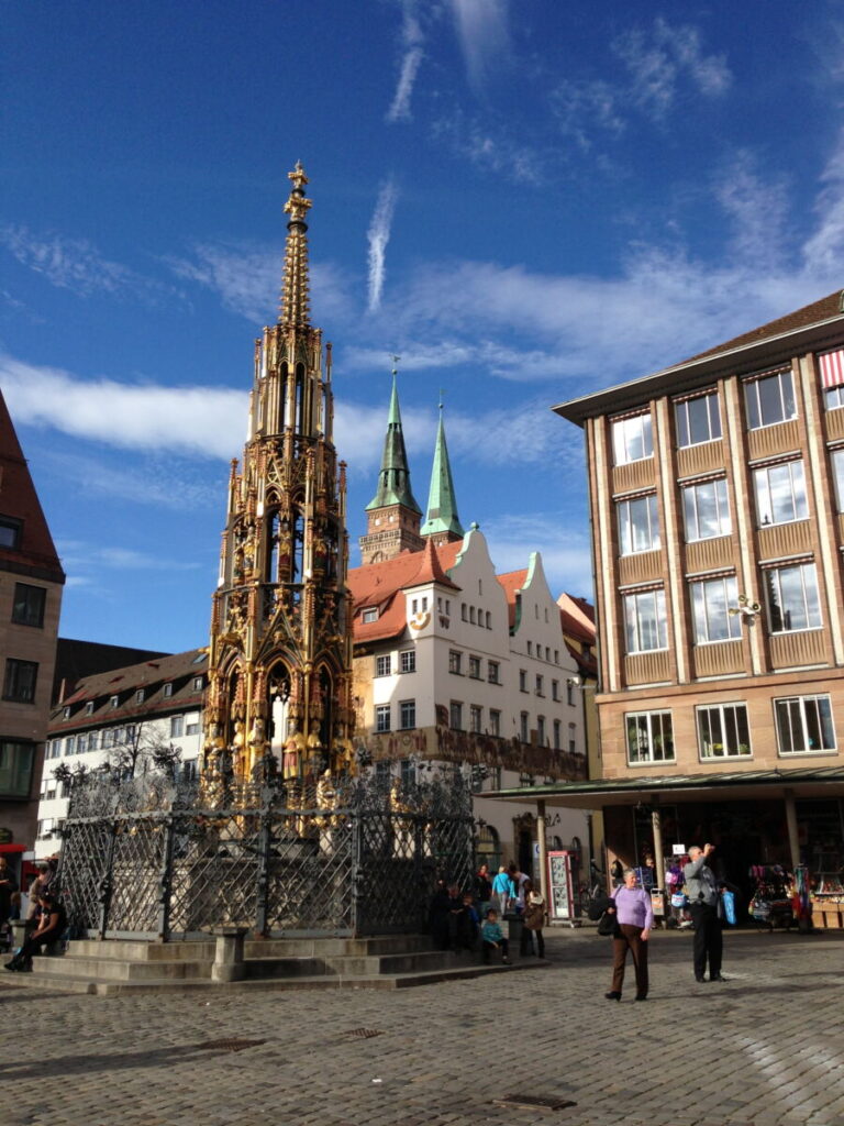Schöner Brunnen am Hauptmarkt Nürnberg