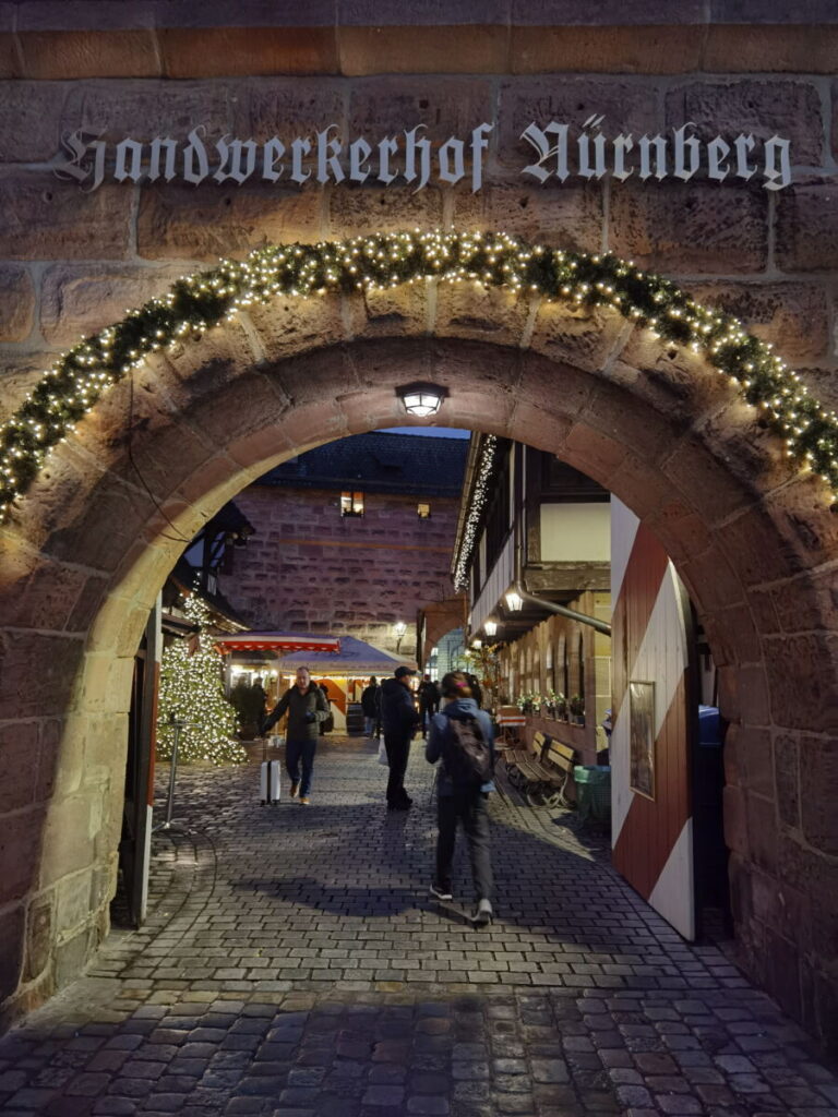 Eingang in den Handwerkerhof Nürnberg