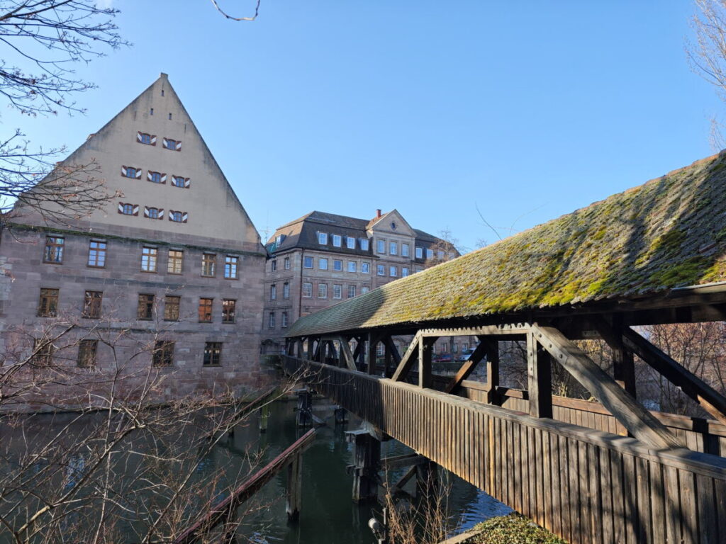 Der Henkersteg Nürnberg verbindet die Stadtteile St. Lorenz und St. Sebald in der Altstadt